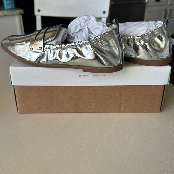 Metallic Silver Loafers Size 9 - Picture 2 of 9